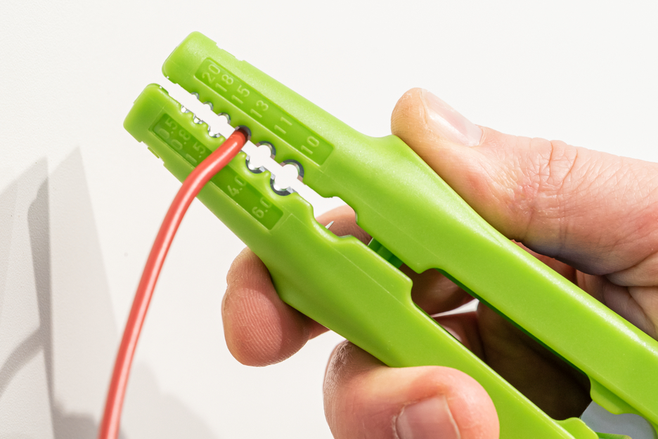 Multi-Stripper No. 400 Green Line | Abisolierwerkzeuge aus bis zu 97 % nachwachsenden Rohstoffen, Multifunktions-Entmanteler, Arbeitsbereich Abisolieren 0,5 - 6,0 mm² / Entmanteln 8 - 13 mm Ø
