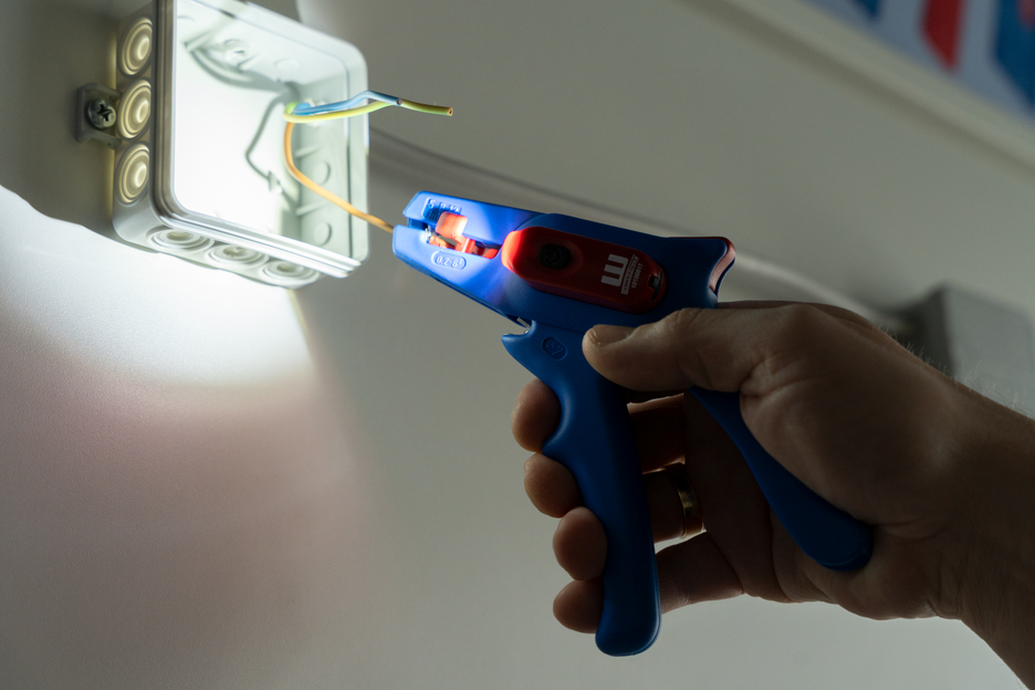 LED Work Light | Drei Helligkeitsstufen sorgen für optimale Sicht und ein sicheres Arbeiten in dunklen Arbeitsumgebungen
