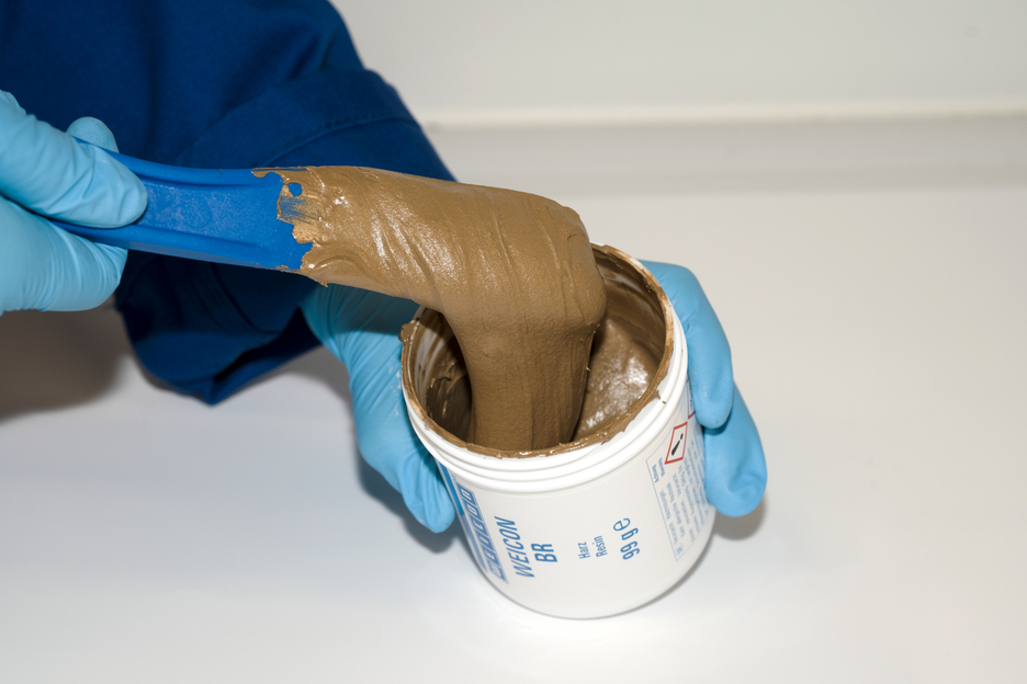 WEICON BR | bronzegefülltes Epoxidharz-System für Reparatur und Formgebung