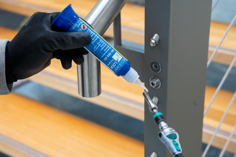 WEICONLOCK® AN 302-50 Schrauben- und Stehbolzensicherung | hochfest, mittelviskos