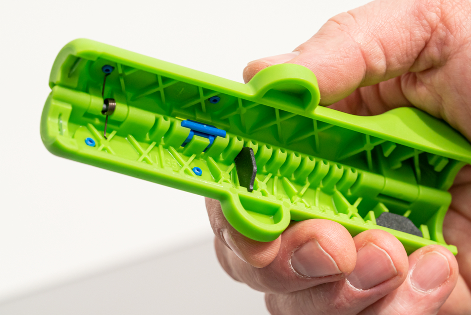 Rundkabel-Stripper No. 13 Green Line | Abisolierwerkzeuge aus bis zu 97 % nachwachsenden Rohstoffen I zum Entmanteln aller gängigen Rundkabel I Arbeitsbereich 6,0 - 13,0 mm Ø