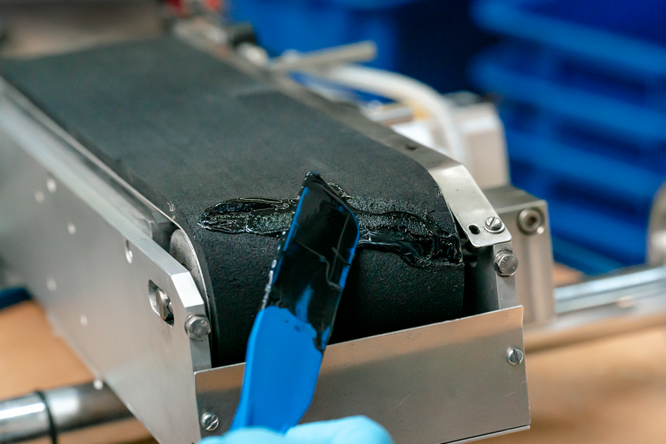 Belt Repair-Kit | Polyurea Reparatur- und Beschichtungsmasse für Oberflächen aus Gummi, Arbeitspackung