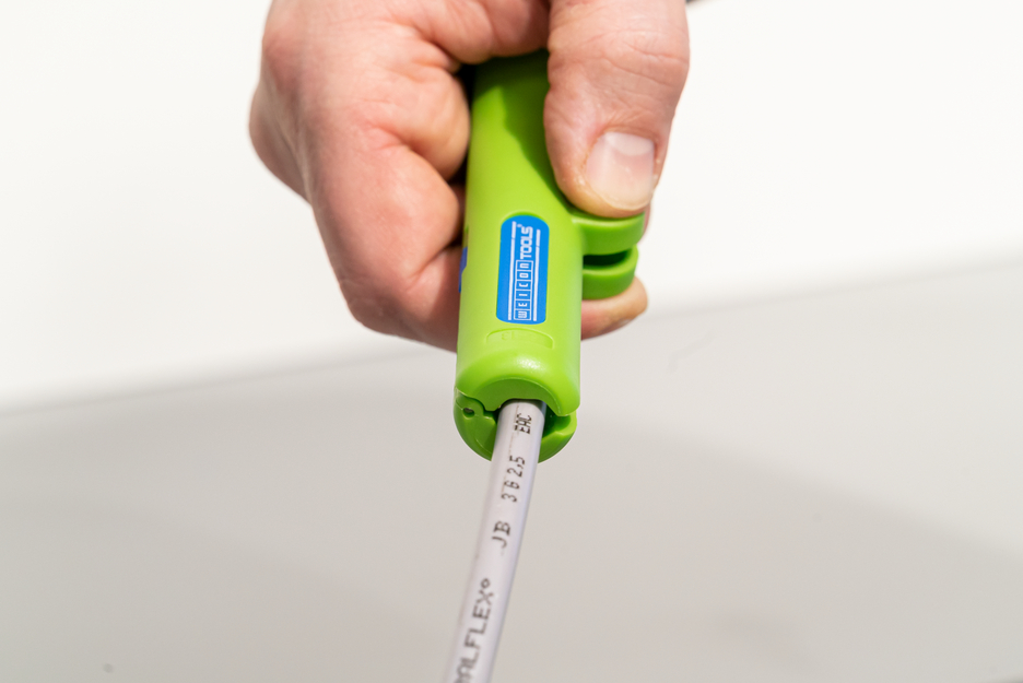 Rundkabel-Stripper  
No. 13 Green Line | Nachhaltiges Abisolierwerkzeug I zum Entmanteln aller gängigen Rundkabel I Arbeitsbereich 6,0 - 13,0 mm Ø