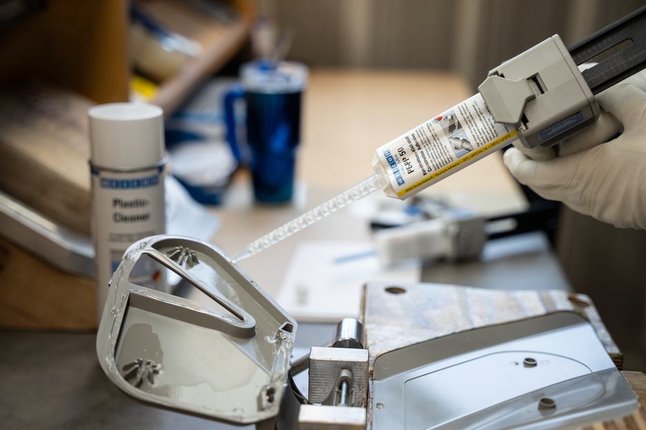 Easy-Mix PE-PP 50 | Kunstruktions-Klebstoff auf Methylacrylatbasis für spezielle Kunststoffe
