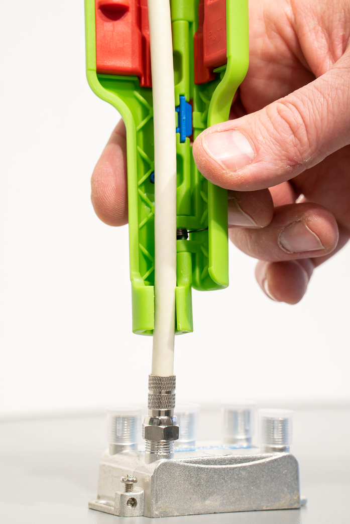 Coax-Stripper No. 1 F Plus Green Line - geeignet für F-Schraubstecker | Nachhaltiges Abisolierwerkzeug I zum Entmanteln und Abisolieren von Koaxialkabel inkl. Aufdrehhilfe