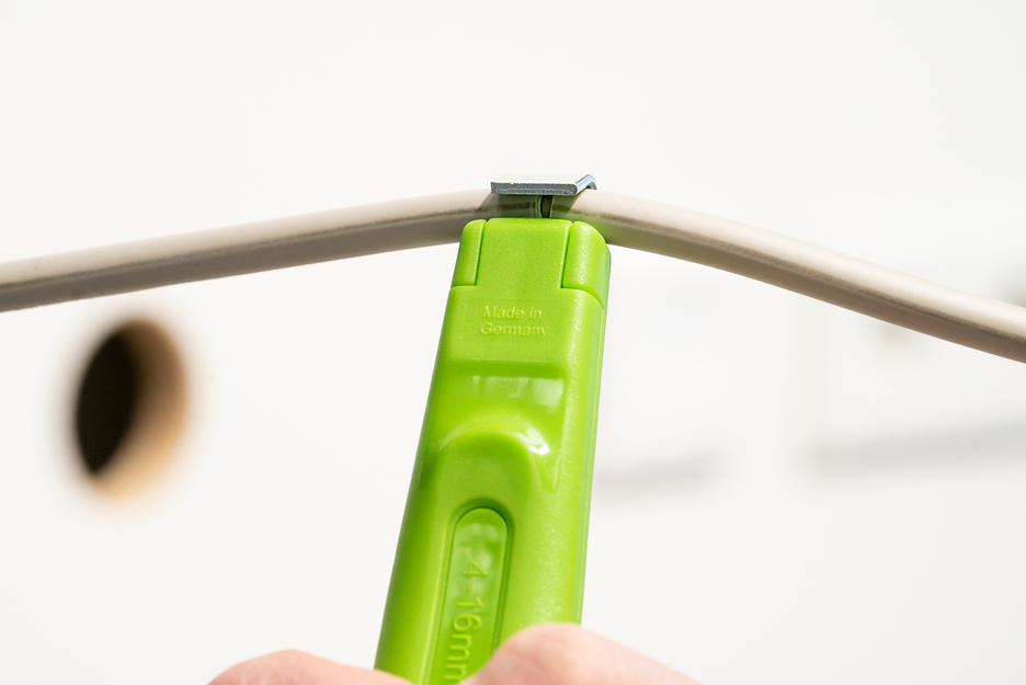 Kabelmesser No. 4-16 Green Line | Abisolierwerkzeuge aus bis zu 97 % nachwachsenden Rohstoffen, mit einem Arbeitsbereich von 4 - 16 mm Ø