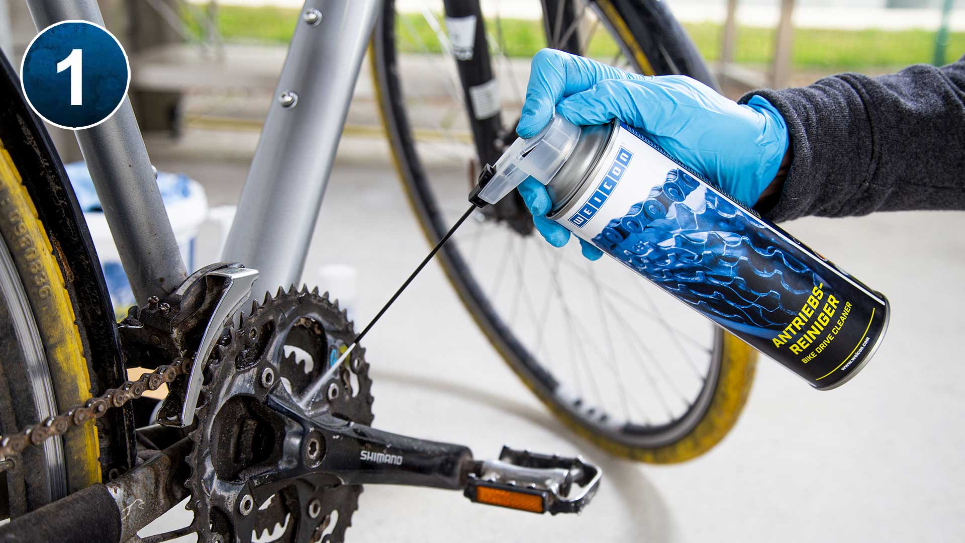 Antriebs-Reiniger Anwendung Weicon Antriebsreiniger an Fahrradkatte