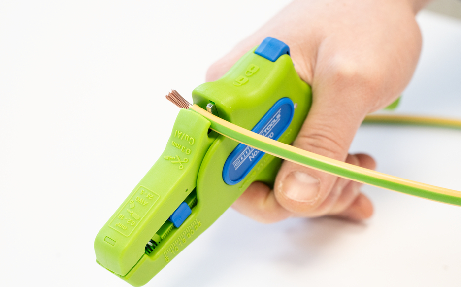 Abisolierzange No. 5 Pro Green Line