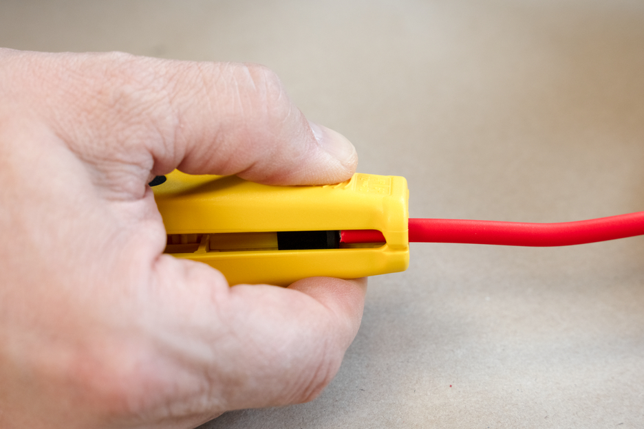 Mini-Solar 4/6 mm² | zum Entmanteln und Abisolieren gängiger Photovoltaik-Kabel mit einem Querschnitt von 4 & 6 mm²