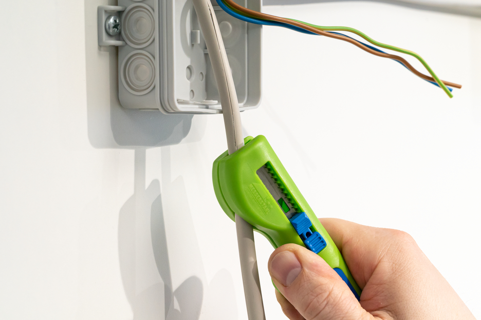 Quadro-Entmanteler No. 16 Green Line | Abisolierwerkzeuge aus bis zu 97 % nachwachsenden Rohstoffen I Multifunktions-Entmanteler I Arbeitsbereich Abisolieren 0,5 - 6,0 mm² I Entmanteln 8 - 13 mm Ø