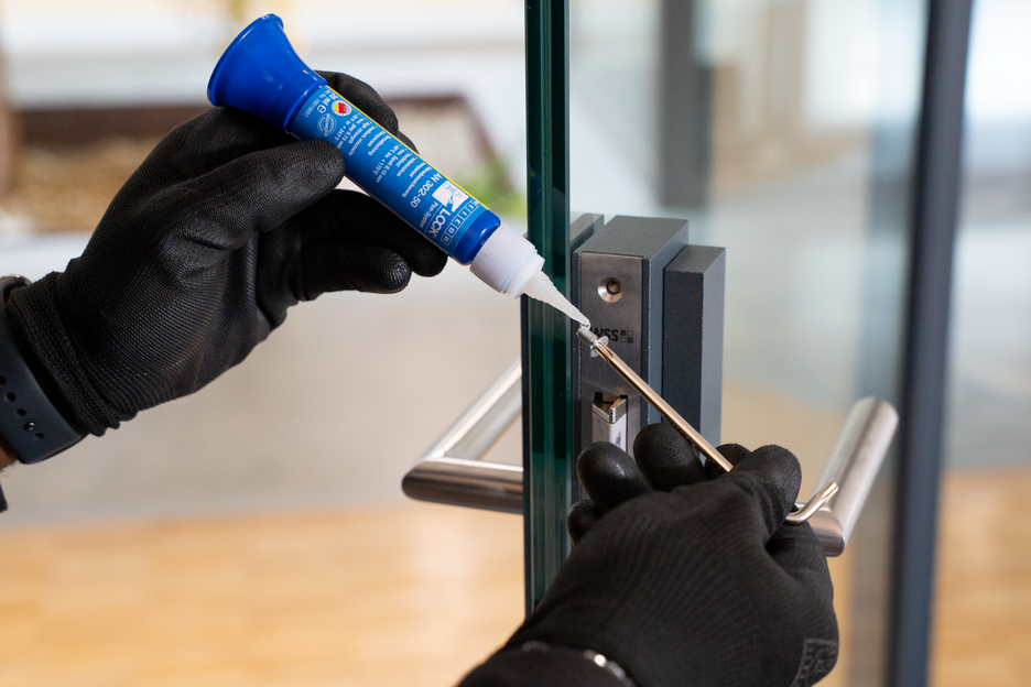 WEICONLOCK® AN 302-50 Schrauben- und Stehbolzensicherung | hochfest, mittelviskos