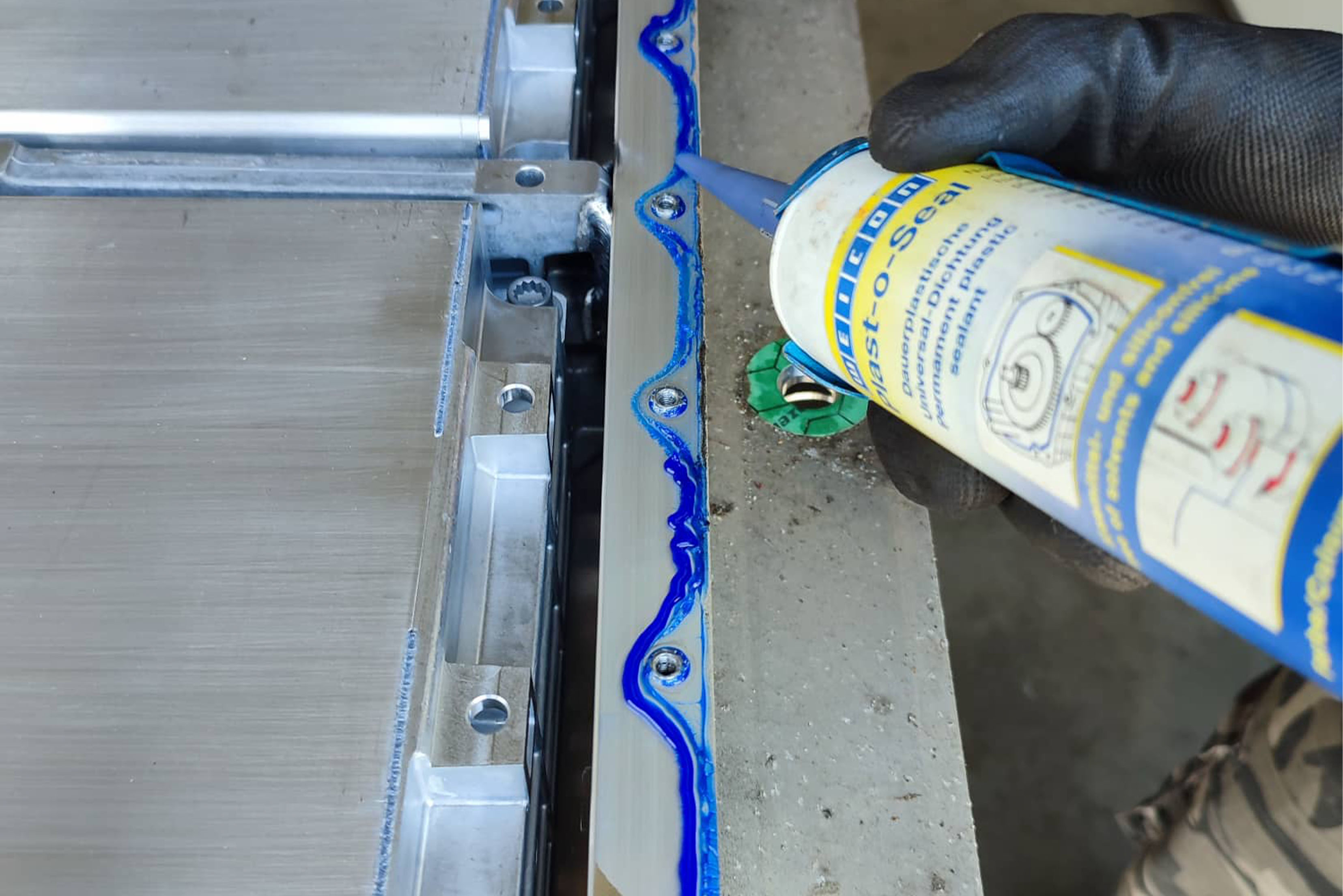 Wicon Plast-o-Seal wird aufgetragen
