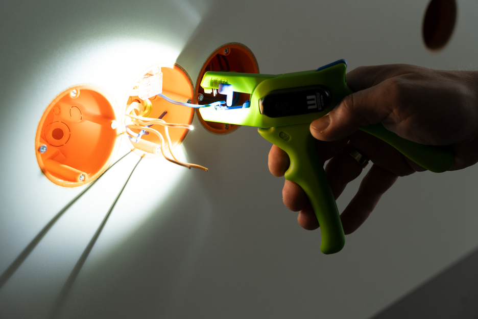 LED Work Light | Drei Helligkeitsstufen sorgen für optimale Sicht und ein sicheres Arbeiten in dunklen Arbeitsumgebungen