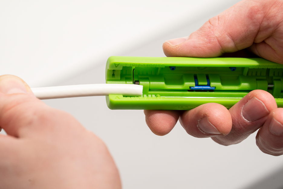 Profi-Starter Set Green Line | Abisolierwerkzeuge aus bis zu 97 % nachwachsenden Rohstoffen, 4-teiliges Abisolier-Set für die Hausinstallation