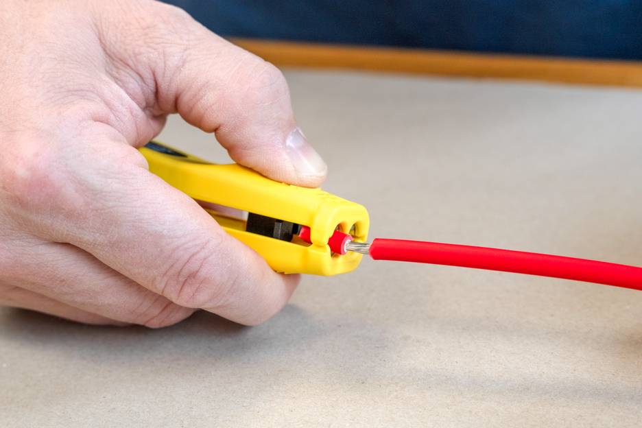 Mini-Solar 1,5/2,5 mm² | zum Entmanteln und Abisolieren gängiger Photovoltaik-Kabel mit einem Querschnitt von 1,5 & 2,5 mm²