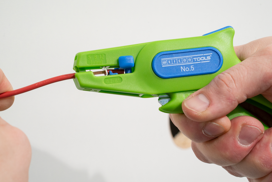 Profi-Starter Set Green Line | Abisolierwerkzeuge aus bis zu 97 % nachwachsenden Rohstoffen, 4-teiliges Abisolier-Set für die Hausinstallation