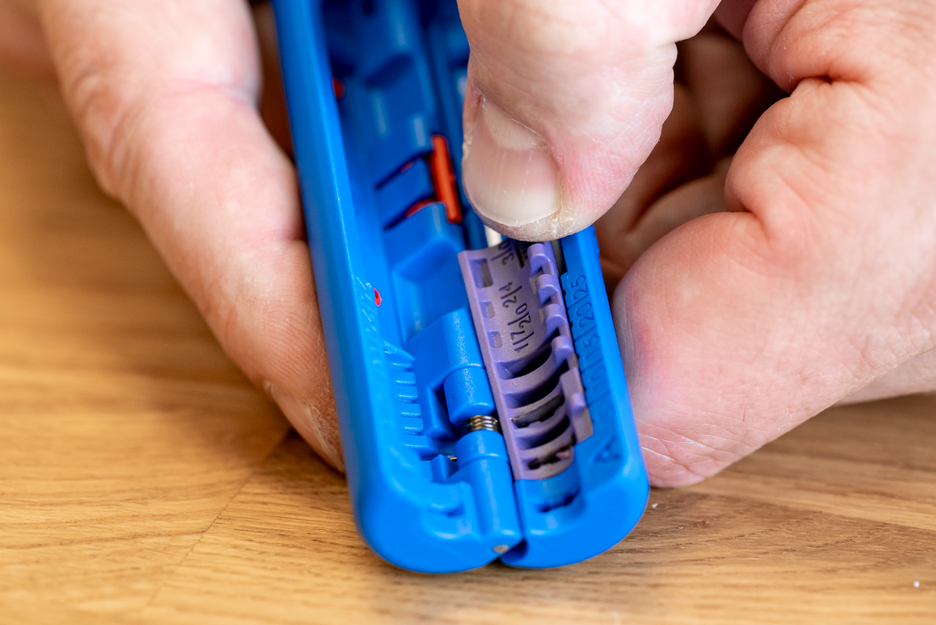 Profibus Stripper No. 2