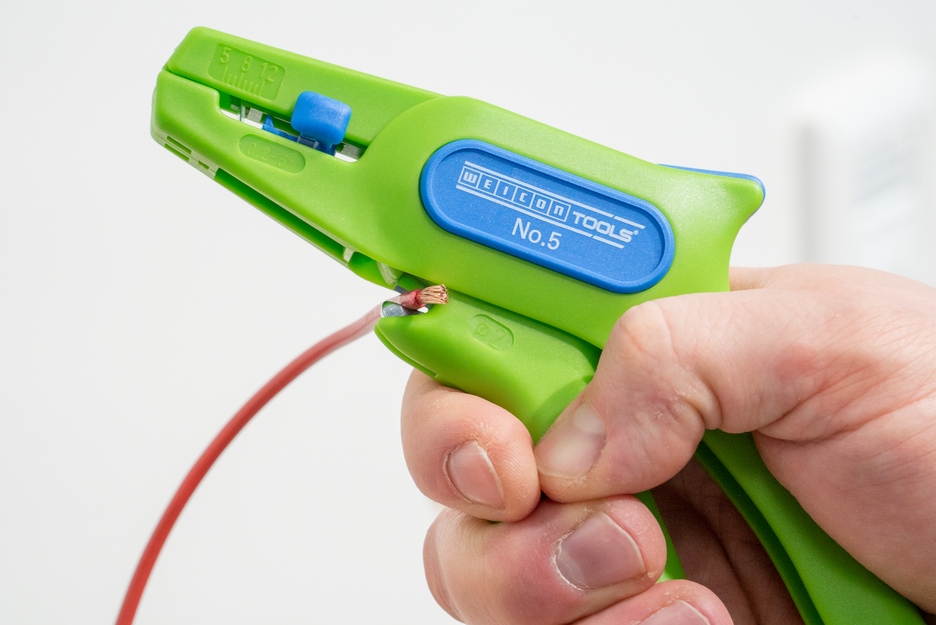 Profi-Starter Set Green Line | Abisolierwerkzeuge aus bis zu 97 % nachwachsenden Rohstoffen, 4-teiliges Abisolier-Set für die Hausinstallation